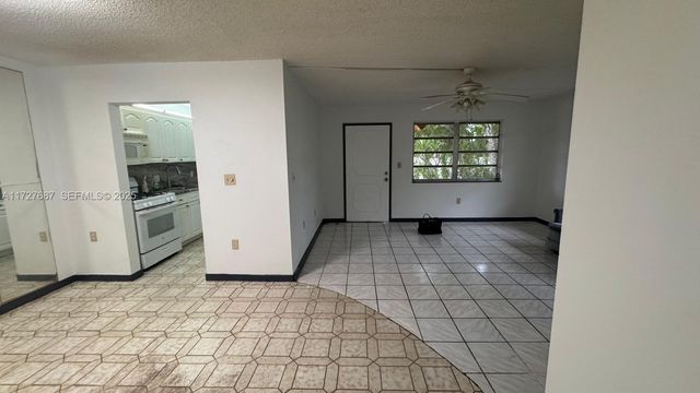 160 NE 203rd Terrace 18, Miami Gardens, FL 33179
