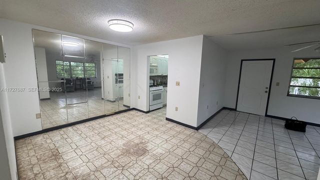 160 NE 203rd Terrace 18, Miami Gardens, FL 33179