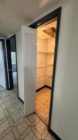 160 NE 203rd Terrace 18, Miami Gardens, FL 33179