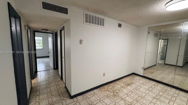 160 NE 203rd Terrace 18, Miami Gardens, FL 33179