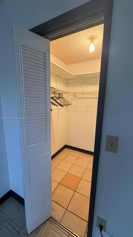 160 NE 203rd Terrace 18, Miami Gardens, FL 33179