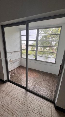 160 NE 203rd Terrace 18, Miami Gardens, FL 33179