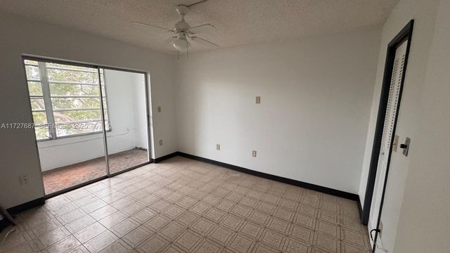 160 NE 203rd Terrace 18, Miami Gardens, FL 33179