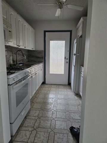 160 NE 203rd Terrace 18, Miami Gardens, FL 33179