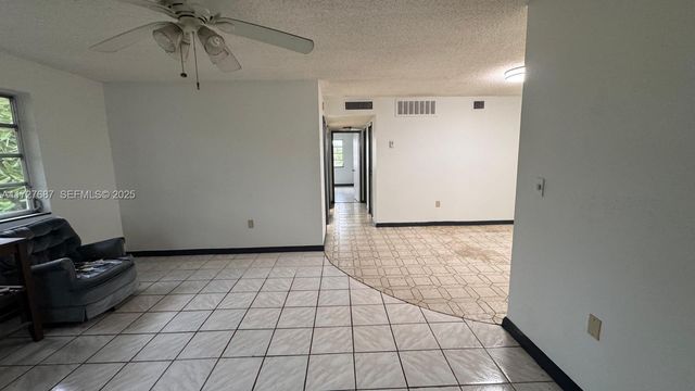 160 NE 203rd Terrace 18, Miami Gardens, FL 33179