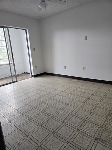 160 NE 203rd Terrace 18, Miami Gardens, FL 33179