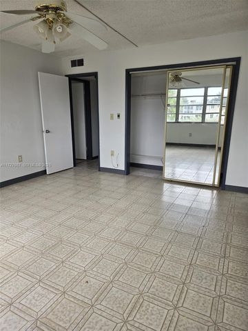 160 NE 203rd Terrace 18, Miami Gardens, FL 33179