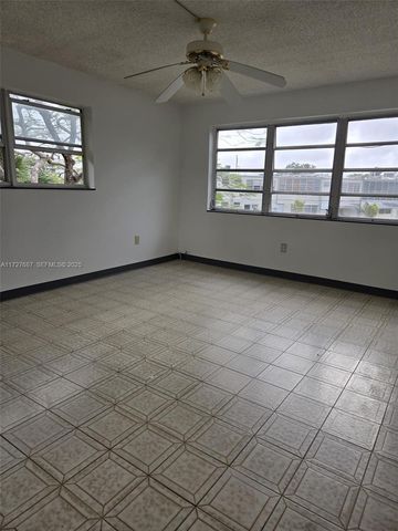160 NE 203rd Terrace 18, Miami Gardens, FL 33179