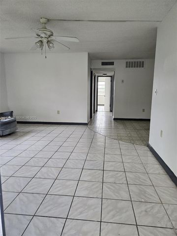 160 NE 203rd Terrace 18, Miami Gardens, FL 33179