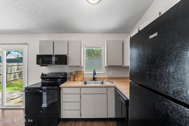 2753 CAVENDER Court, Jacksonville, FL 32216