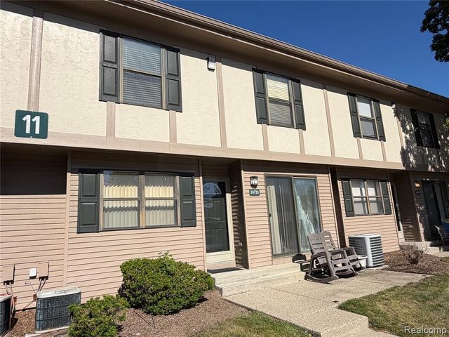24733 Primrose Lane, Southfield, MI 48033