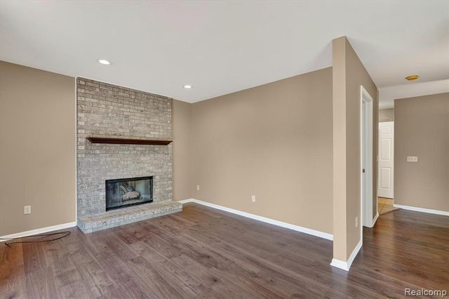 5195 Wyndham Place, Fenton, MI 48430