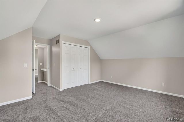 5195 Wyndham Place, Fenton, MI 48430