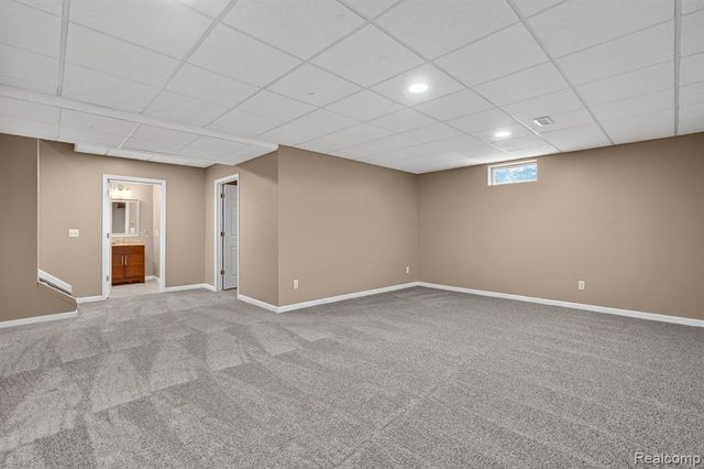 5195 Wyndham Place, Fenton, MI 48430