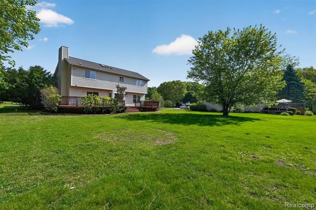 5195 Wyndham Place, Fenton, MI 48430