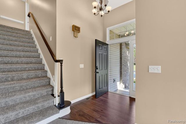 5195 Wyndham Place, Fenton, MI 48430