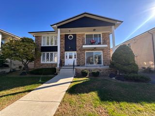 4525 Elm Avenue 2B, Brookfield, IL 60513