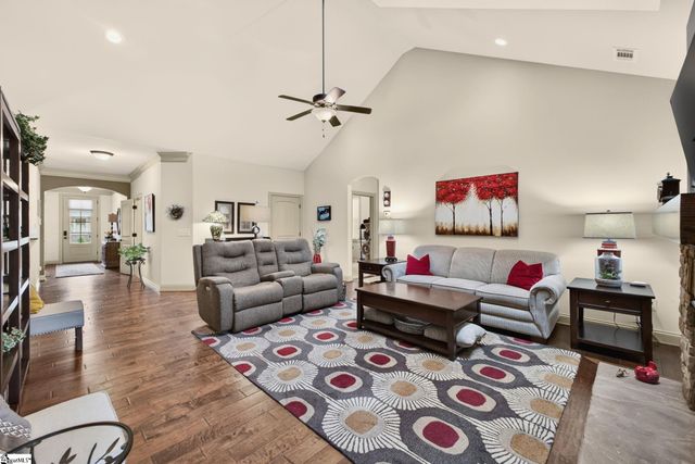 334 Belle Oaks Drive, Simpsonville, SC 29680
