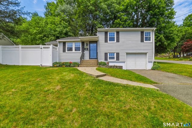 6 Glenford Drive, Waterbury, CT 06708
