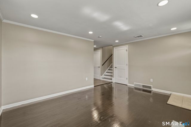 6 Glenford Drive, Waterbury, CT 06708