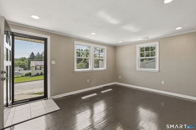 6 Glenford Drive, Waterbury, CT 06708