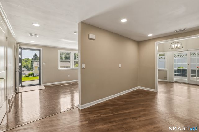 6 Glenford Drive, Waterbury, CT 06708