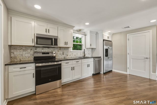 6 Glenford Drive, Waterbury, CT 06708