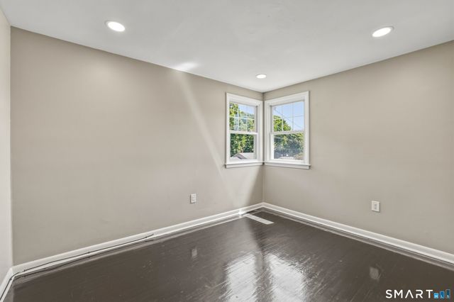 6 Glenford Drive, Waterbury, CT 06708