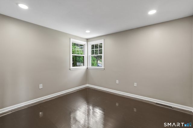 6 Glenford Drive, Waterbury, CT 06708