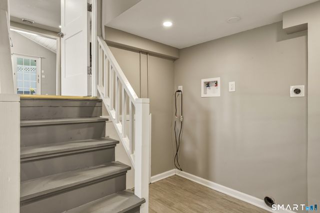 6 Glenford Drive, Waterbury, CT 06708
