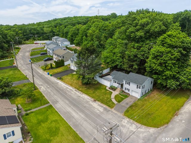 6 Glenford Drive, Waterbury, CT 06708