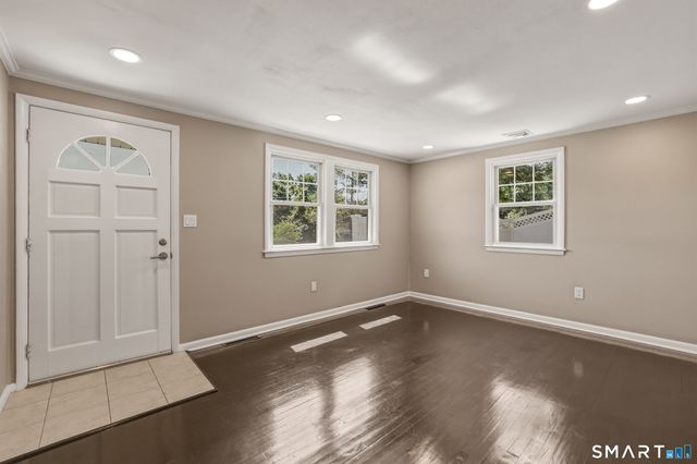 6 Glenford Drive, Waterbury, CT 06708