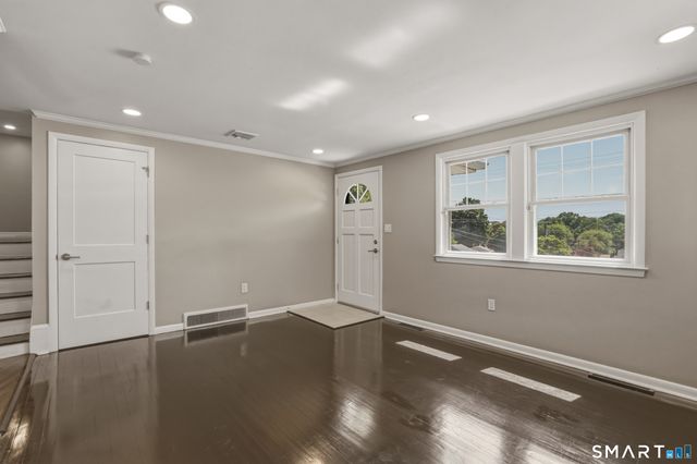 6 Glenford Drive, Waterbury, CT 06708