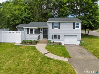 6 Glenford Drive, Waterbury, CT 06708
