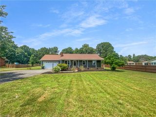 1584 Shady Grove Church Road, Winston-salem, NC 27107