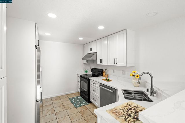 1001 Devonwood, Hercules, CA 94547