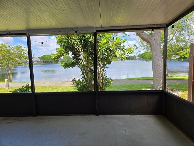16363 Water Way, Delray Beach, FL 33484