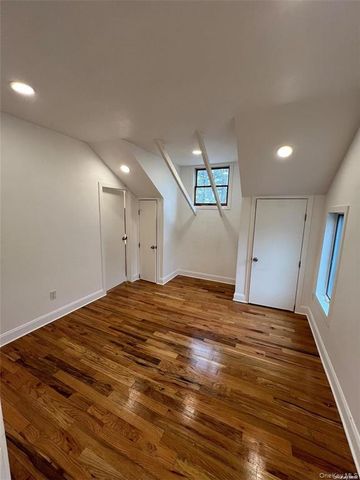 493 Munsell Road, East Patchogue, NY 11772