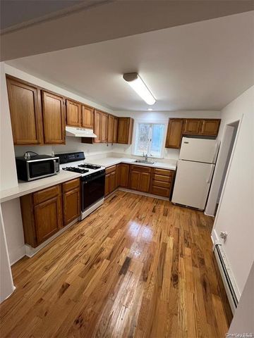 493 Munsell Road, East Patchogue, NY 11772