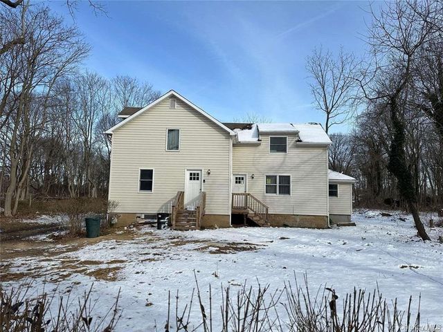 493 Munsell Road, East Patchogue, NY 11772