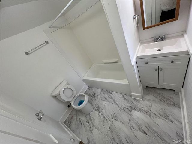 493 Munsell Road, East Patchogue, NY 11772