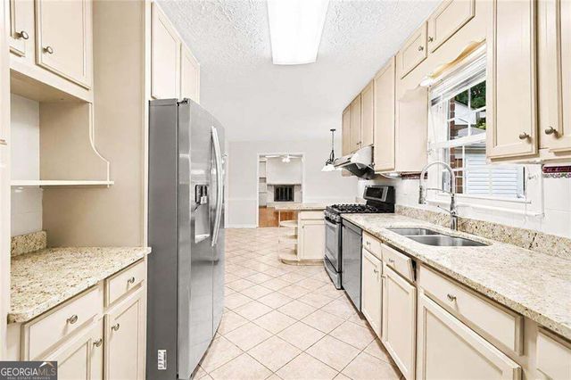 1683 Oak Ridge Circle SW, Stone Mountain, GA 30087
