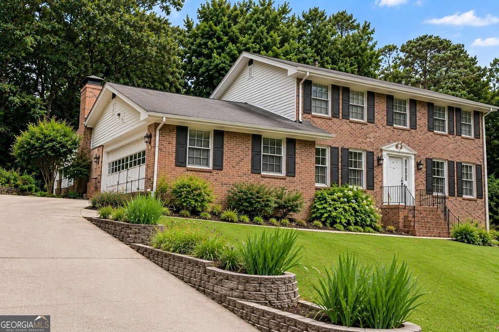 1683 Oak Ridge Circle SW, Stone Mountain, GA 30087