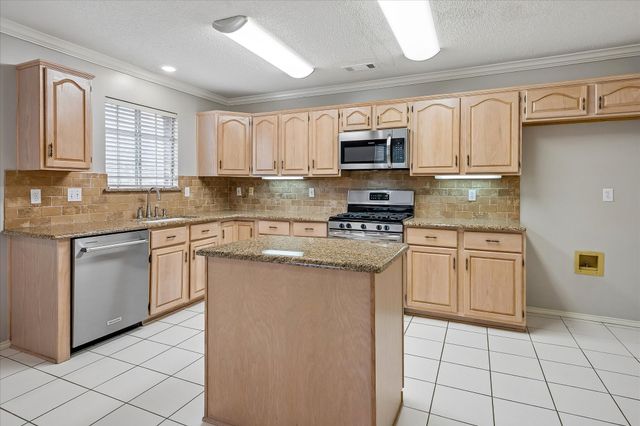 6227 Cupertino Trail, Dallas, TX 75252