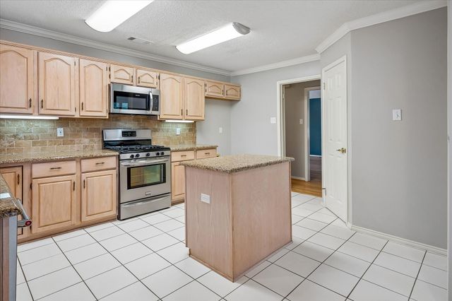 6227 Cupertino Trail, Dallas, TX 75252