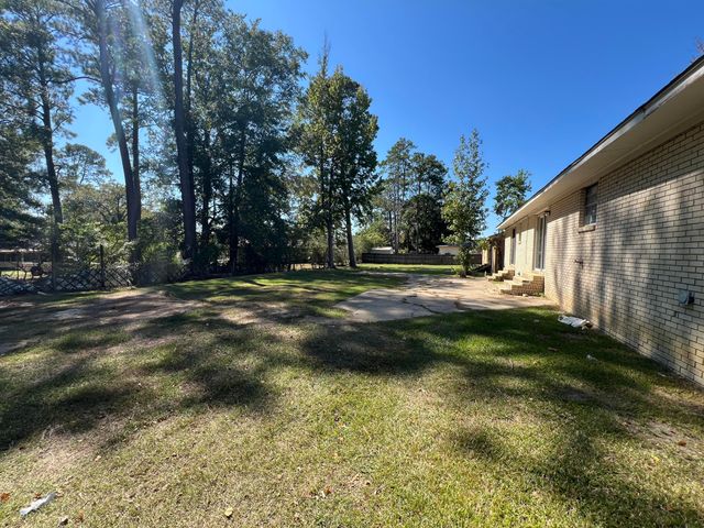 109 Southview drive, Hattiesburg, MS 39401