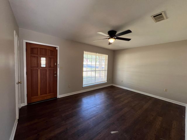 109 Southview drive, Hattiesburg, MS 39401