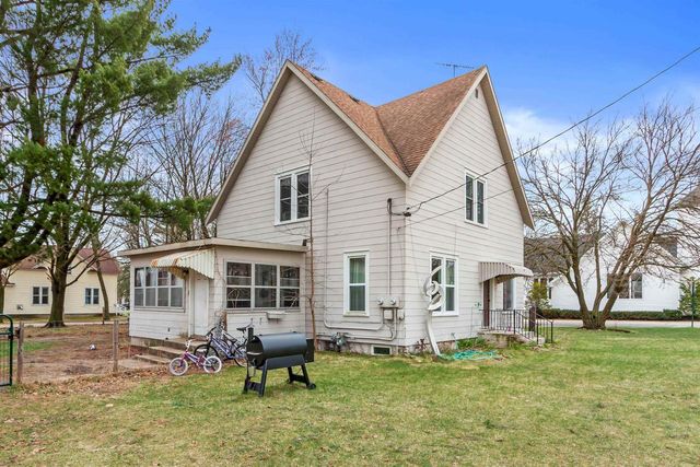 545 DIVISION STREET, Wild Rose, WI 54984