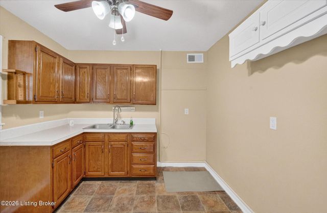 5416 Sir Barton Rd, Louisville, KY 40272