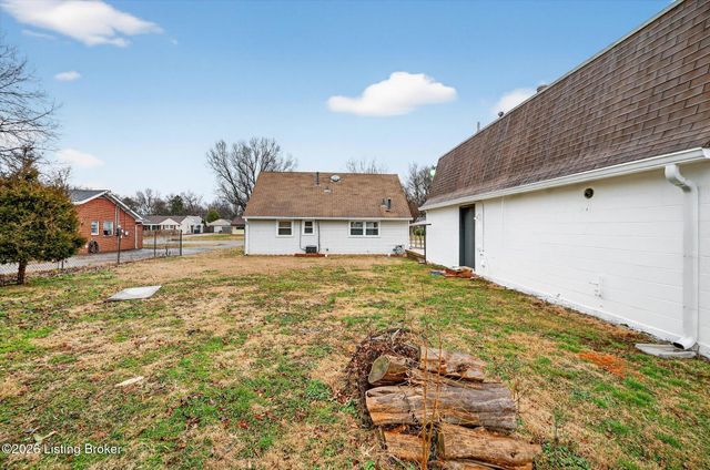 5416 Sir Barton Rd, Louisville, KY 40272